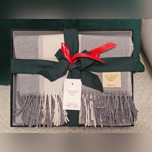 $500 NWT NIDO NTTE Italy Cashmere Blend Blanket Cover Throw 55" x 62" - Picture 5 of 6